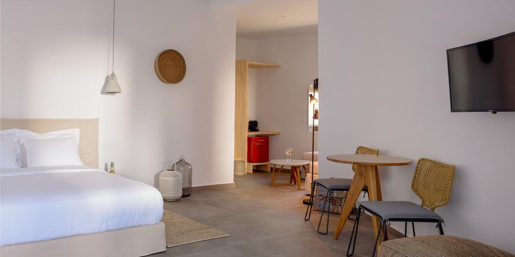 Earino Suites And Villa อาโกรตีรี ภายนอก รูปภาพ